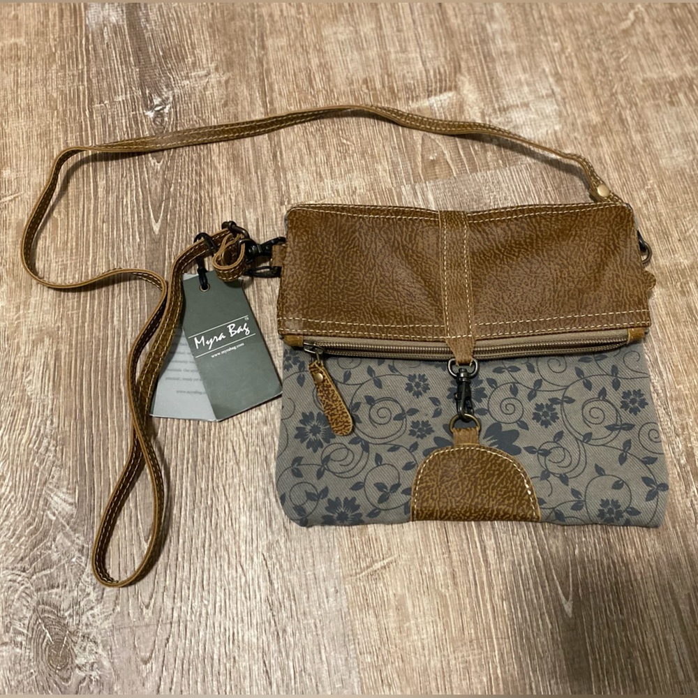 NWT Vintage Myra cross body bag